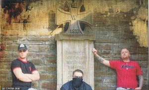 2009 benutzte die Velberter Nazirock-Band Dux et Patria das Denkmal für die Foto-Aufnahmen einer CD